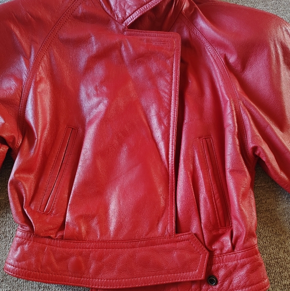 Vintage Wilson Women's Vibrant Red Leather Jacket Size XS - Picture 8 of 13